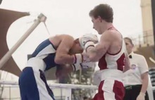 Хоккеисты «Локомотива» поддержали ярославского боксера в Дубае