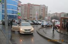 В Ярославской области под колесами автомобилей оказались три женщины