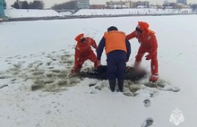 В Ярославле спасли человека, гулявшего по Волге под Октябрьским мостом