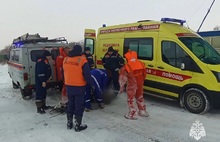 В Ярославле спасли человека, гулявшего по Волге под Октябрьским мостом