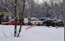 Массовое ДТП на проспекте Авиаторов парализовало движение