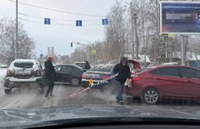 Массовое ДТП на проспекте Авиаторов парализовало движение