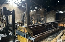 В МЧС назвали причину пожара на лесопилке под Ярославлем