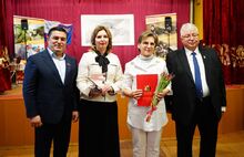 Областная Дума наградила медперсонал военного госпиталя в Ярославле