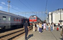 Ярославль встретил поезд Победы с чемпионами КХЛ