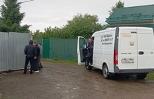 На жителей ярославской деревни нападает свора собак