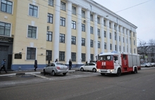 В здании УМВД России по Ярославской области прошли пожарно-тактические учения. С фото