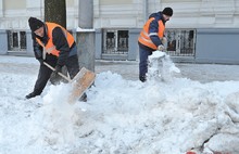 С улиц Ярославля за минувшие сутки вывезено 3800 кубометров снега. Фоторепортаж