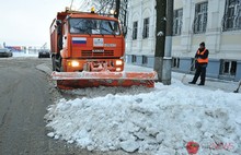 С улиц Ярославля за минувшие сутки вывезено 3800 кубометров снега. Фоторепортаж