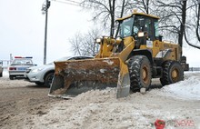 С улиц Ярославля за минувшие сутки вывезено 3800 кубометров снега. Фоторепортаж