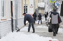 За уборку одного остановочного комплекса в Ярославле дворнику платят 9 рублей