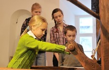 В музее-заповеднике Ярославля презентовали офортный и печатный станок, воссозданный по образцу XVII века. Фоторепортаж