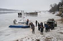 В Ярославле автомобиль провалился под лед - погиб один человек