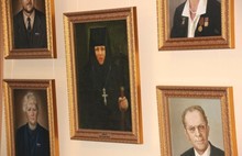 В мэрии города Ярославля выставят заслуженных и знаменитых людей. С фото