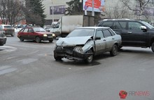 В центре Ярославля столкнулась «четырнадцатая» и Мицубиси. С фото