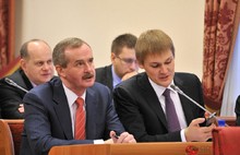 Заседание Думы Ярославской области - крупным планом. С фото