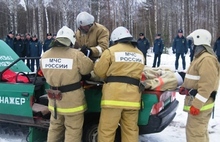 В Ярославле прошли учения по спасению людей при ДТП. С фото