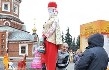 В центре Ярославля появились Олимпийская Масленица, Веснянка и Масленичка-медсестричка. Фоторепортаж