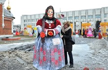 В центре Ярославля появились Олимпийская Масленица, Веснянка и Масленичка-медсестричка. Фоторепортаж