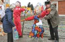 В центре Ярославля появились Олимпийская Масленица, Веснянка и Масленичка-медсестричка. Фоторепортаж