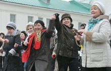 В музее-заповеднике Ярославля на Масленицу ели блины и танцевали буги-вуги. Фоторепортаж