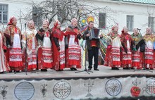 В музее-заповеднике Ярославля на Масленицу ели блины и танцевали буги-вуги. Фоторепортаж