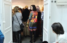 Желающие посетить выставку художника и священника Василия Шиханова не поместились в зал. Фоторепортаж
