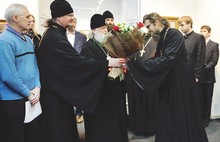 Желающие посетить выставку художника и священника Василия Шиханова не поместились в зал. Фоторепортаж