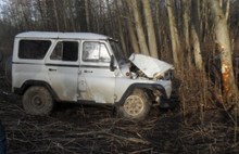 В Ярославской области УАЗик и Рено «улетели» в кювет и врезались в дерево