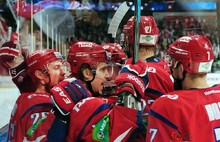 ХК Ярославля «Локомотив» дома обыграл СКА. Фоторепортаж