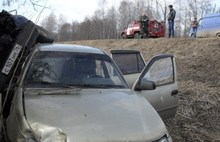 В Первомайском районе Ярославской области две машины столкнулись и вылетели с трассы – есть пострадавшие