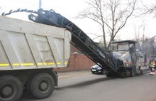 В Ярославле сняли асфальт с Загородного сада (с фото)