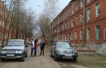 После разразившегося скандала КУМИ Ярославля взял под охрану корпуса на Калмыковых (с фото)