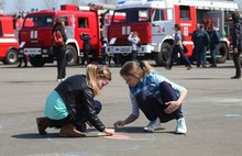 Пожарные вручили медаль губернатору Ярославской области (с фото)