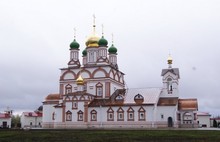 К визиту Святейшего Патриарха Московского и всея Руси в Ростове Ярославской области отремонтировали дорогу