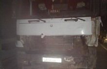 В Некрасовском районе при столкновении иномарки и грузовика погиб человек