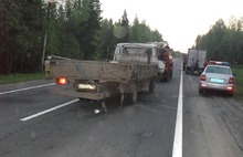 В Ярославской области на трассе М-8 столкнулись четыре автомобиля
