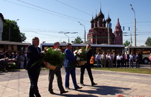 День города в Ярославле начался с возложения цветов к памятнику Ярославу Мудрому