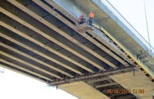 В Ярославле завершается асфальтирование Октябрьского моста через Волгу