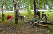 В Дзержинском районе Ярославля прошел субботник 