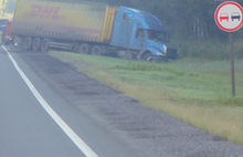 В Ярославской области столкнулись грузовик и легковушка