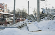 Разрушенные магазины в центре Ярославля продолжают уродовать центр города. Фоторепортаж