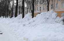 Волжская набережная в центре Ярославля стремительно теряет статус визитной карточки города. Фоторепортаж