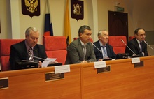 Комитеты Ярославской областной Думы начали рассматривать в первом чтении проект закона об областном бюджете на 2015 год