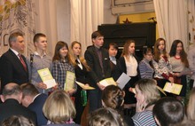 Депутаты муниципалитета Ярославля вручили стипендии лучшим ученикам школ Заволжского района