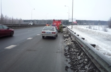 На Юбилейном мосту в Ярославле столкнулись «Нива» и «БМВ»