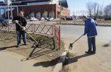 Ярославцы приводят весенний город в порядок