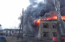 На улице Пожарского в Ярославле загорелся расселенный дом
