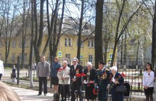 В ярославской школе № 3 вновь открыли памятник Герою Советского Союза М. П. Жукову