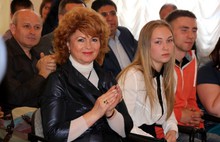 В преддверии Дня России юным ярославцам торжественно вручили паспорта